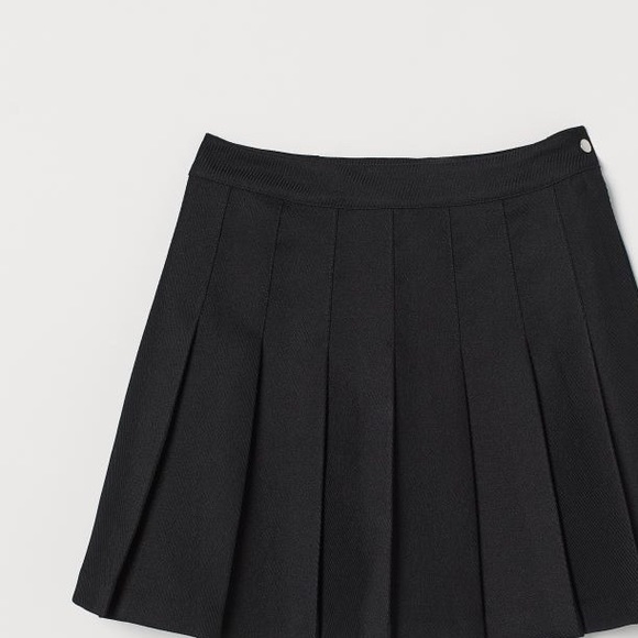 Black pleated mini skirt - Picture 3 of 3